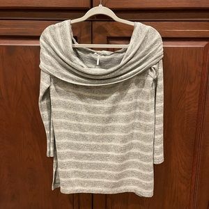 Striped off the shoulder top sz L